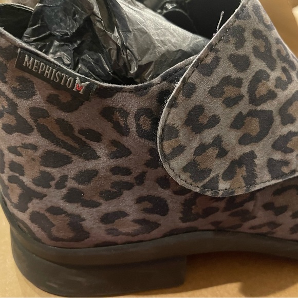 Mephisto Shamira Ankle Bootie size 8. - Picture 10 of 13